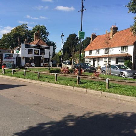 Harmondsworth Hall Guest House West Drayton  Экстерьер фото