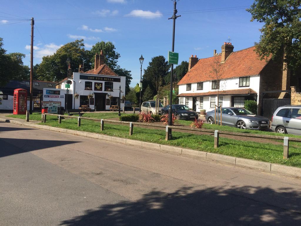 Harmondsworth Hall Guest House West Drayton  Экстерьер фото