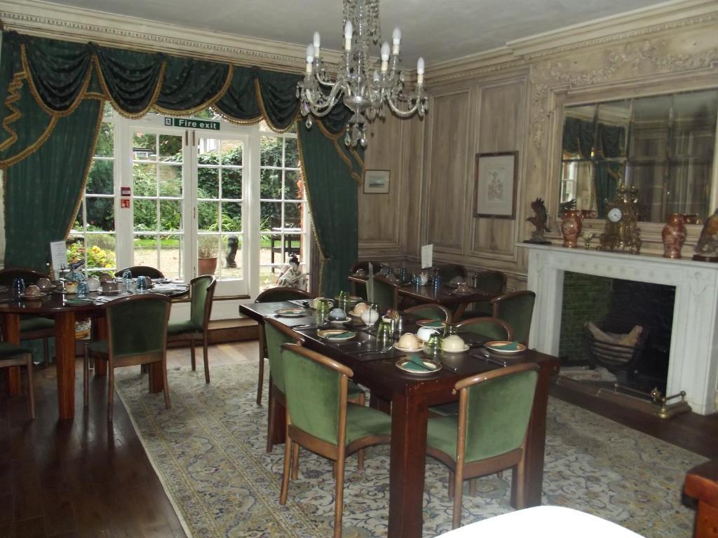 Harmondsworth Hall Guest House West Drayton  Экстерьер фото